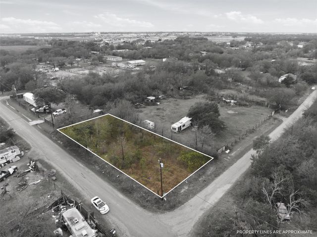 216 Melondale Drive, Elm Mott, TX 76640