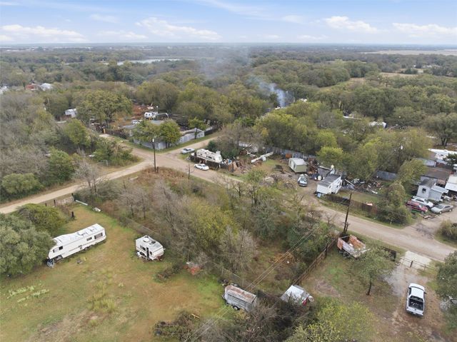 216 Melondale Drive, Elm Mott, TX 76640