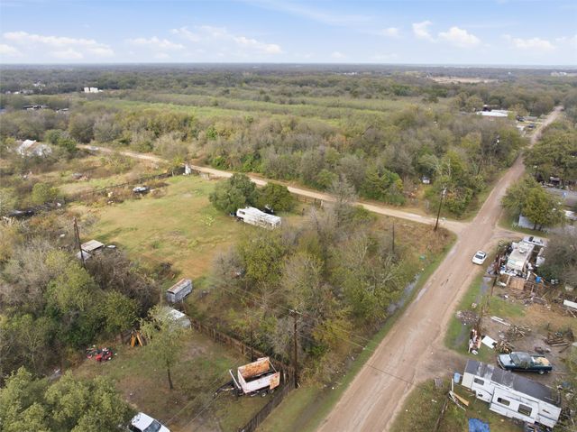 216 Melondale Drive, Elm Mott, TX 76640