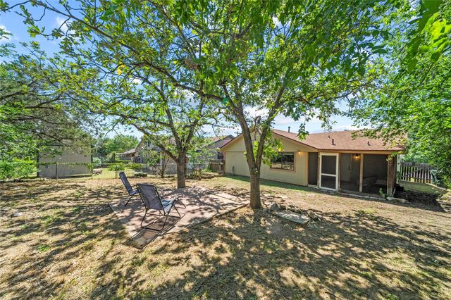 2011 Castle Gate CIR, San Marcos, TX 78666