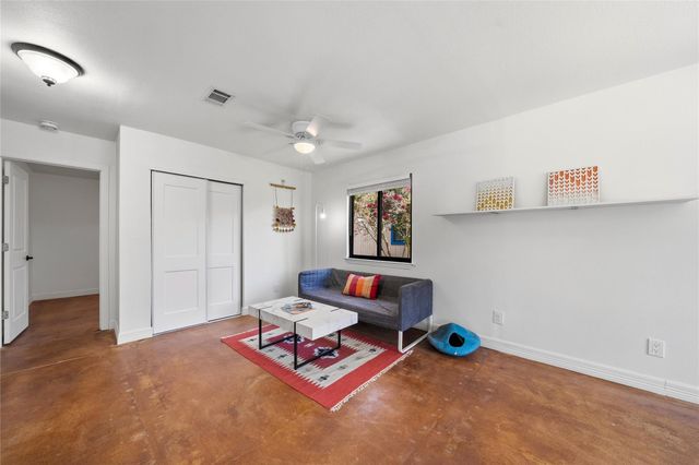 2011 Castle Gate CIR, San Marcos, TX 78666