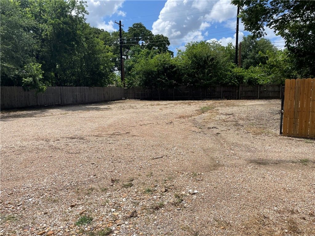 3828 South College Avenue, Bryan, TX 77801 — photo 4