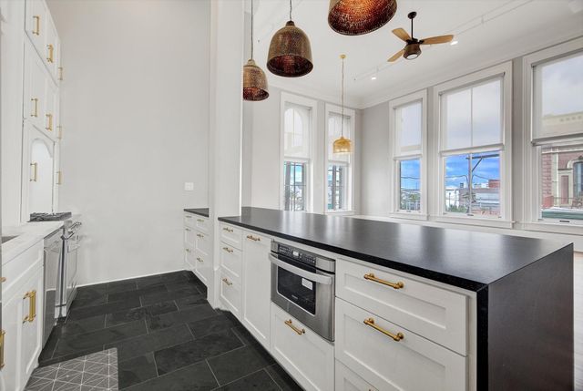 2206 Strand St 201, Galveston, TX 77550