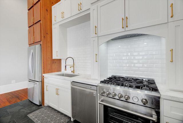 2206 Strand St 201, Galveston, TX 77550