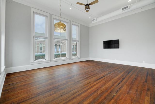 2206 Strand St 201, Galveston, TX 77550