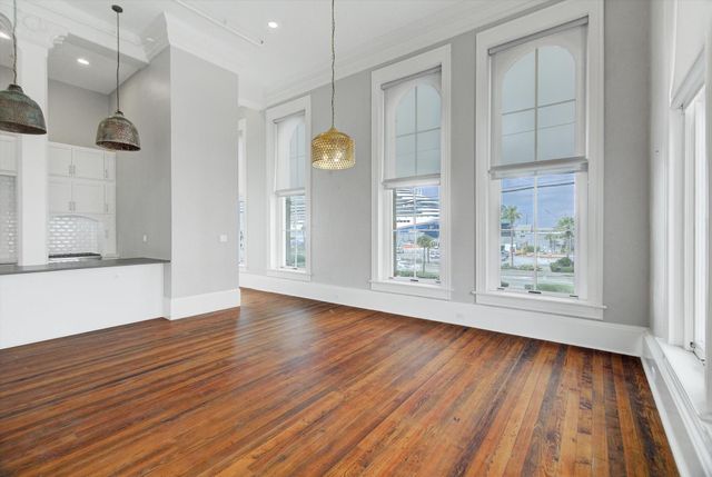 2206 Strand St 201, Galveston, TX 77550