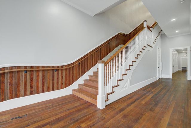 2206 Strand St 201, Galveston, TX 77550