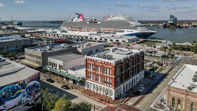 2206 Strand St 201, Galveston, TX 77550