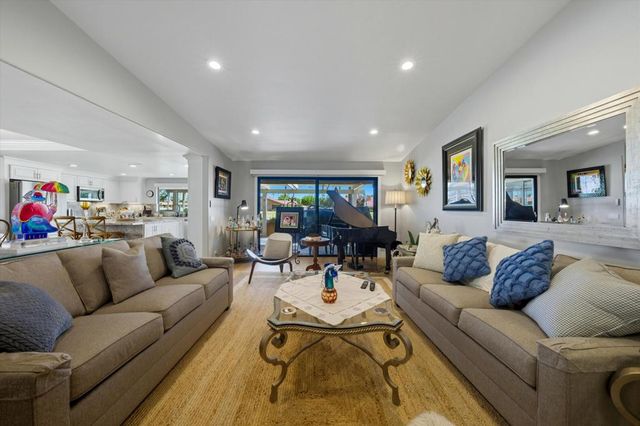 211 Camino Arroyo N, Palm Desert, CA 92260