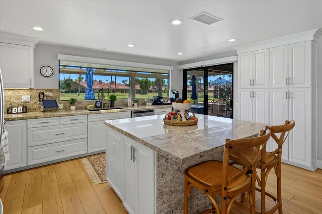 211 Camino Arroyo N, Palm Desert, CA 92260