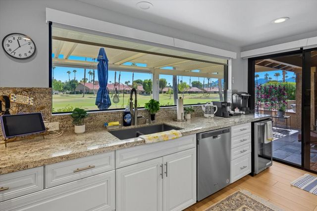 211 Camino Arroyo N, Palm Desert, CA 92260