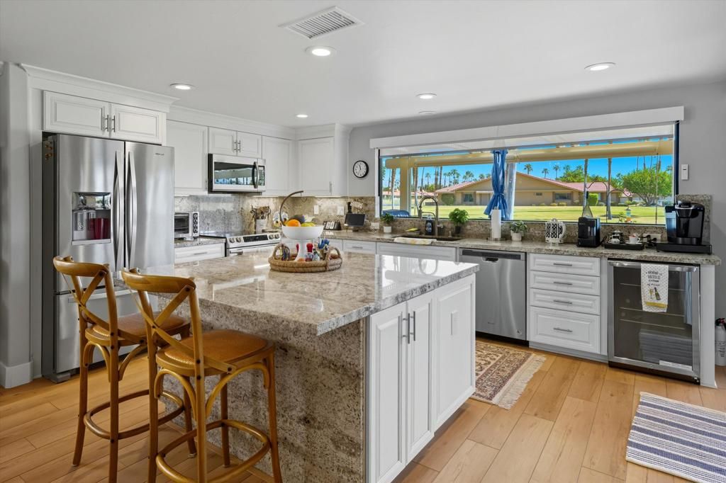 211 Camino Arroyo N, Palm Desert, CA 92260