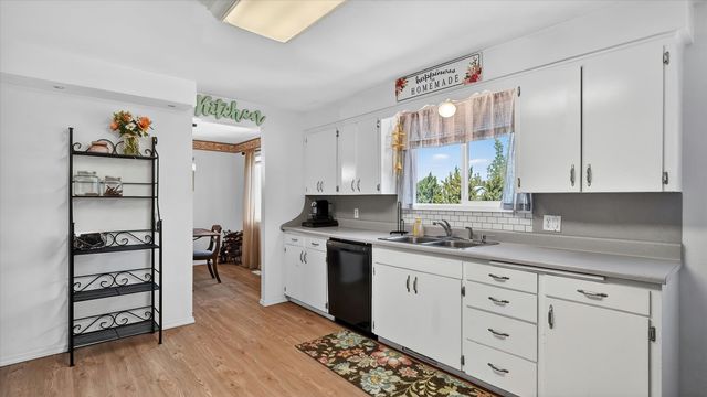 523 E Fellows St, Medical Lake, WA 99022