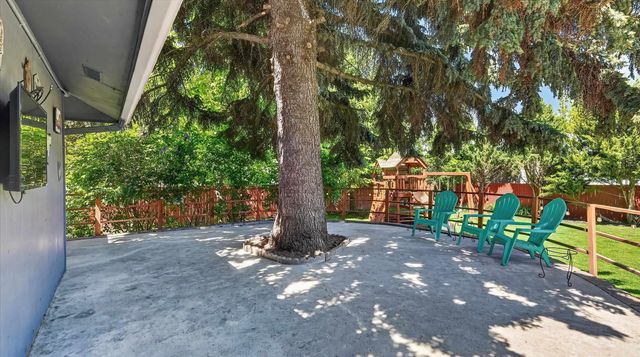 523 E Fellows St, Medical Lake, WA 99022