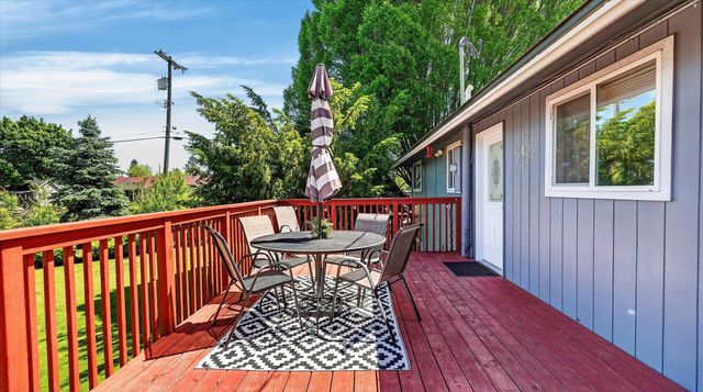 523 E Fellows St, Medical Lake, WA 99022