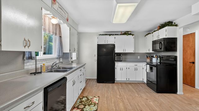 523 E Fellows St, Medical Lake, WA 99022
