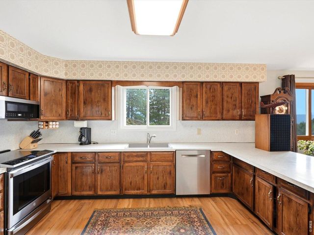 32307 Sylvan Rd, Golden, CO 80403