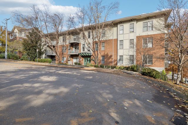 3100 W End Cir Apt 102, Nashville, TN 37203