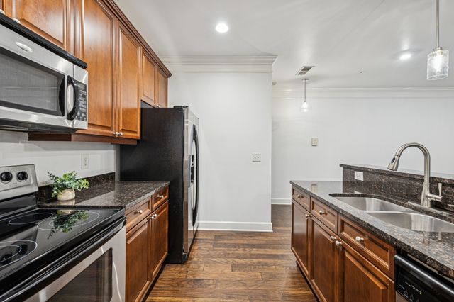 3100 W End Cir Apt 102, Nashville, TN 37203