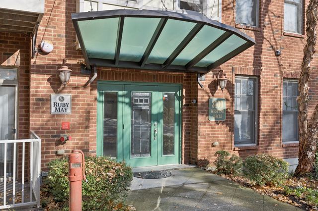 3100 W End Cir Apt 102, Nashville, TN 37203