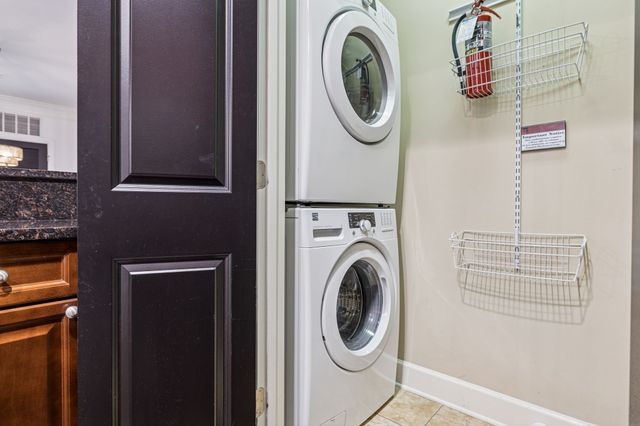 3100 W End Cir Apt 102, Nashville, TN 37203