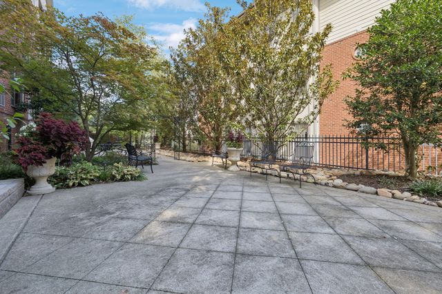 3100 W End Cir Apt 102, Nashville, TN 37203