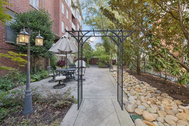 3100 W End Cir Apt 102, Nashville, TN 37203