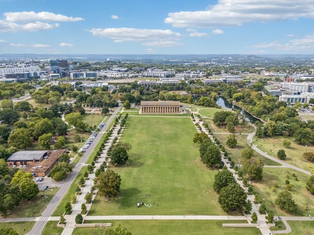 3100 W End Cir Apt 102, Nashville, TN 37203