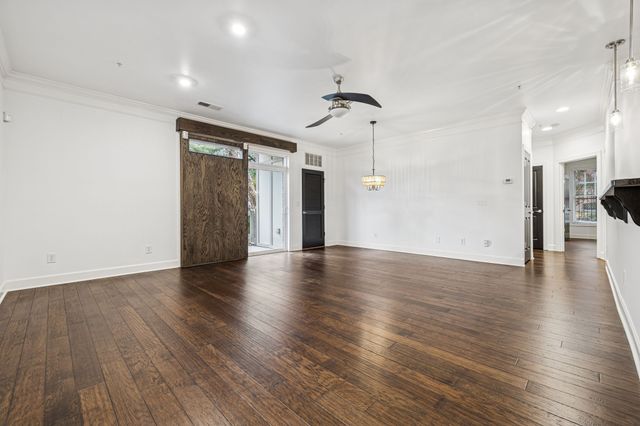 3100 W End Cir Apt 102, Nashville, TN 37203