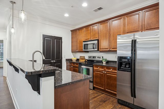 3100 W End Cir Apt 102, Nashville, TN 37203