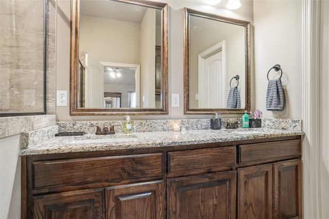 206 Mckittrick Lane, Godley, TX 76044