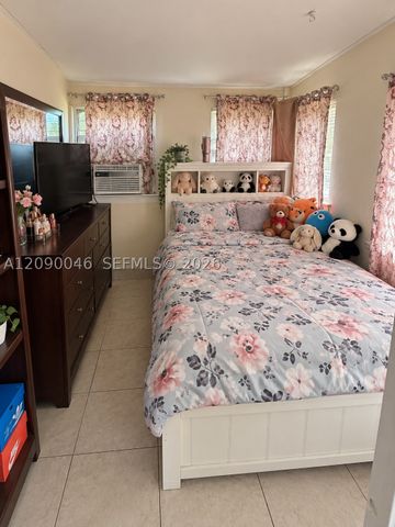 5871 NW 41st Ter, North Lauderdale, FL 33319