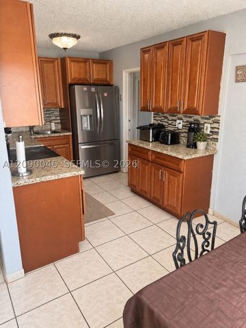 5871 NW 41st Ter, North Lauderdale, FL 33319