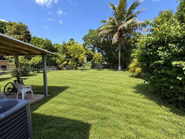 5871 NW 41st Ter, North Lauderdale, FL 33319
