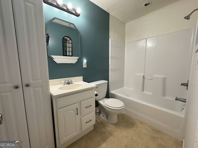 65 Fair Oak Drive SE, Conyers, GA 30009