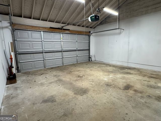 65 Fair Oak Drive SE, Conyers, GA 30009