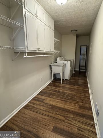 65 Fair Oak Drive SE, Conyers, GA 30009