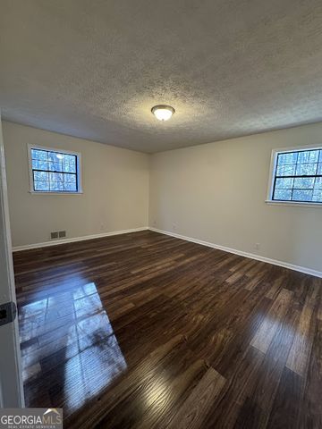 65 Fair Oak Drive SE, Conyers, GA 30009