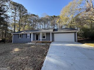 65 Fair Oak Drive SE, Conyers, GA 30009