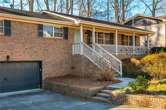 820 Highview SE Drive, Smyrna, GA 30082