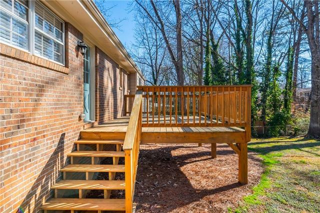 820 Highview SE Drive, Smyrna, GA 30082