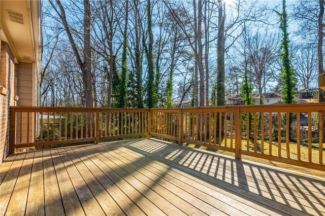 820 Highview SE Drive, Smyrna, GA 30082