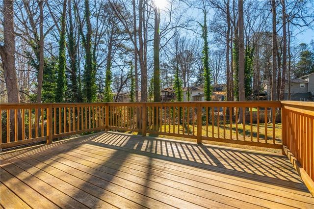 820 Highview SE Drive, Smyrna, GA 30082