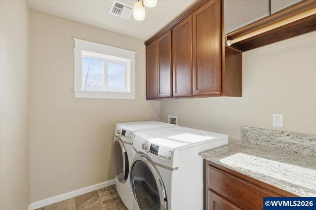 2825 Sonora Dr NE, Albany, OR 97321