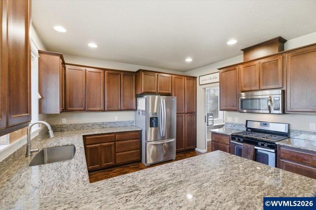 2825 Sonora Dr NE, Albany, OR 97321