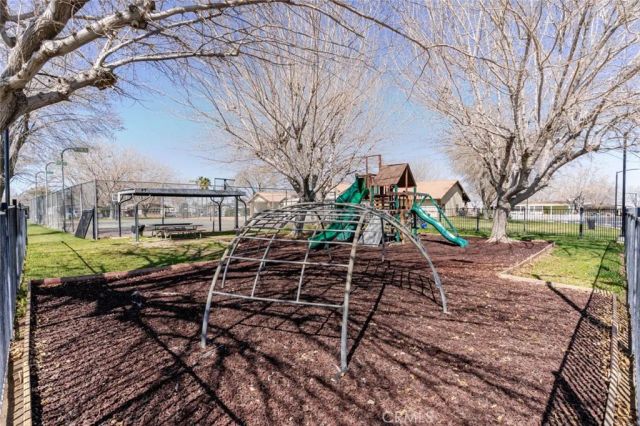 2330 E Avenue J8 121, Lancaster, CA 93535