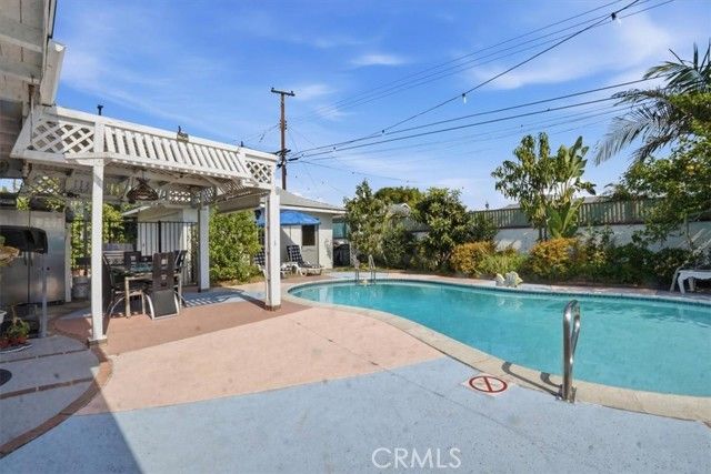 138 S Fernwood, West Covina, CA 91791