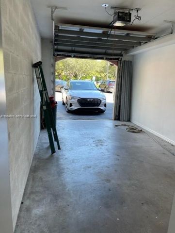 2458 Centergate Dr 102, Miramar, FL 33025