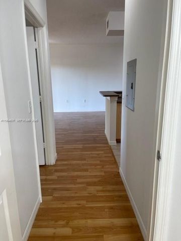 2458 Centergate Dr 102, Miramar, FL 33025