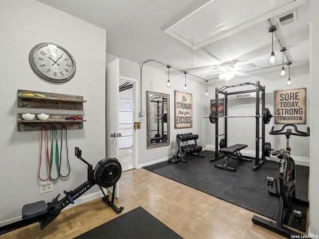 9471 Points Edge, San Antonio, TX 78250